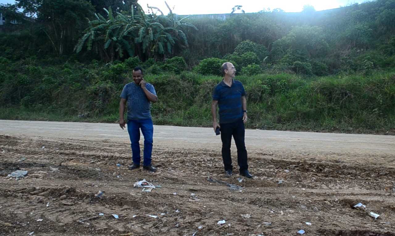 Camacã: Prefeitura realiza terra planagem e mais uma rua será calçada